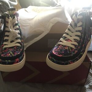 Hitop splatter paint design. Brand new with tags& box. Never worn